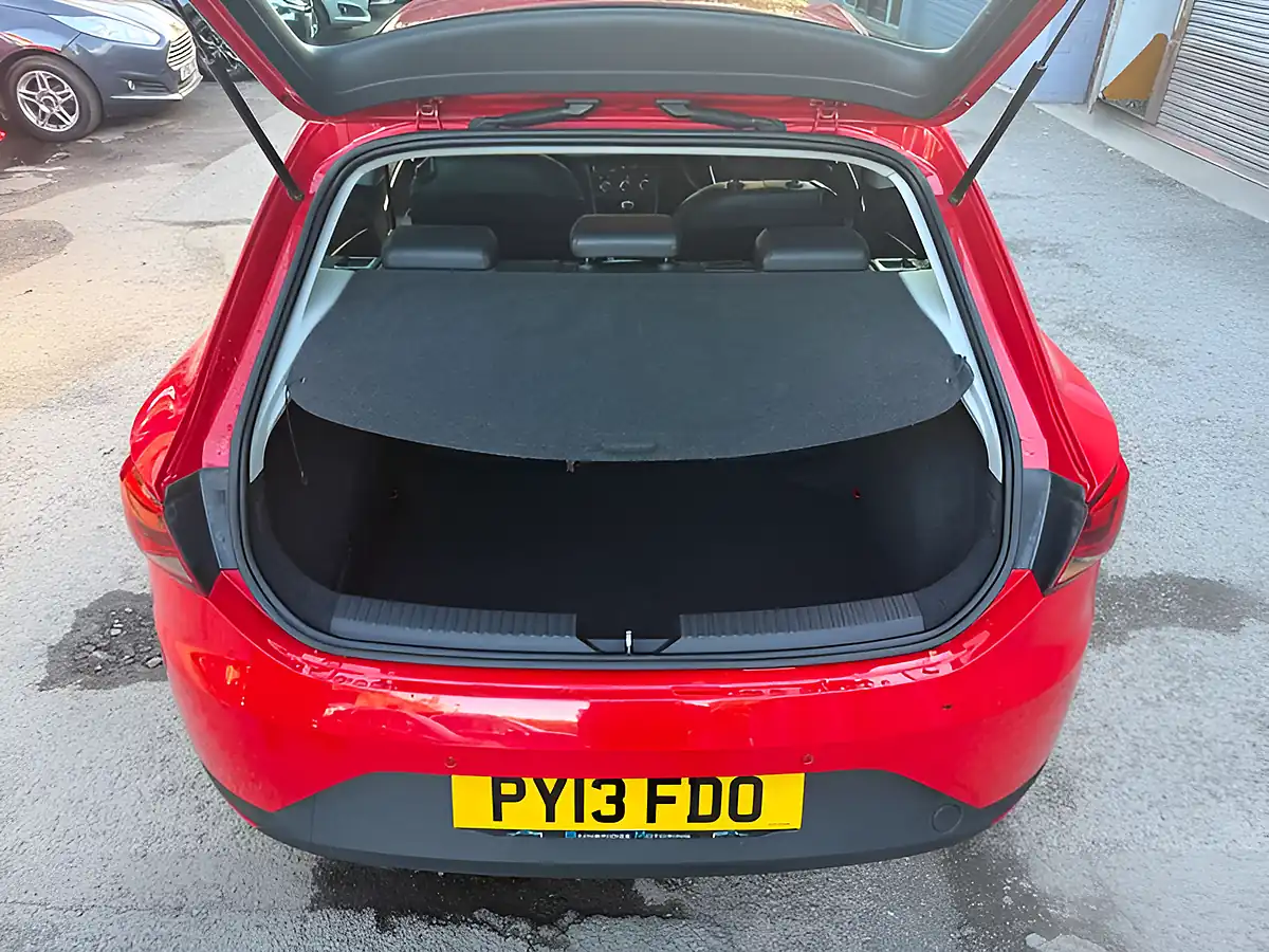 Used 2013 SEAT Leon Fr Technology Red - Interior and Exterior details 18