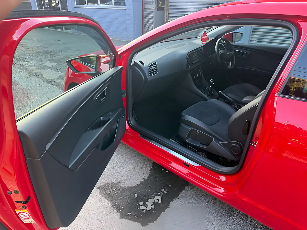 Used 2013 SEAT Leon Fr Technology Red - Interior and Exterior details 20