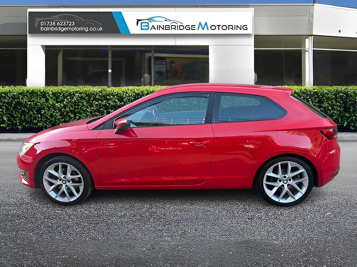 Used 2013 SEAT Leon Fr Technology Red - Interior and Exterior details 6
