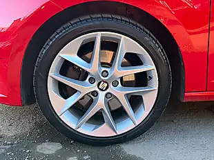 Used 2013 SEAT Leon Fr Technology Red - Interior and Exterior details 9