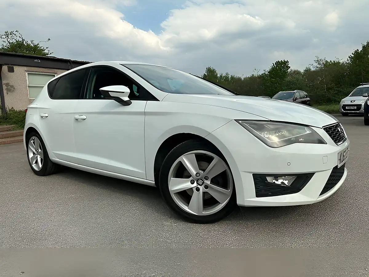Used 2013 SEAT Leon Fr White - Front View