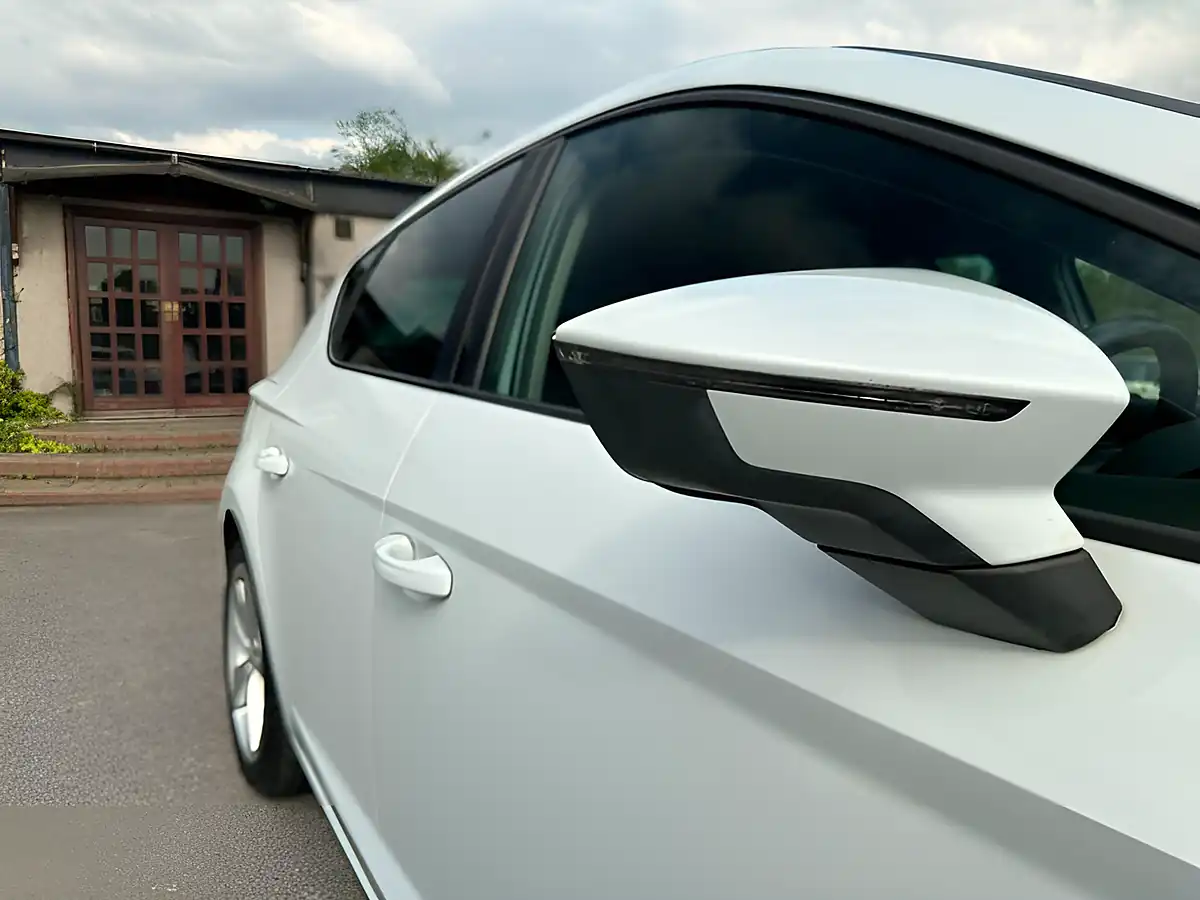 Used 2013 SEAT Leon Fr White - Interior and Exterior details 16