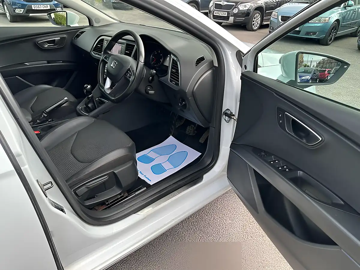 Used 2013 SEAT Leon Fr White - Interior and Exterior details 20