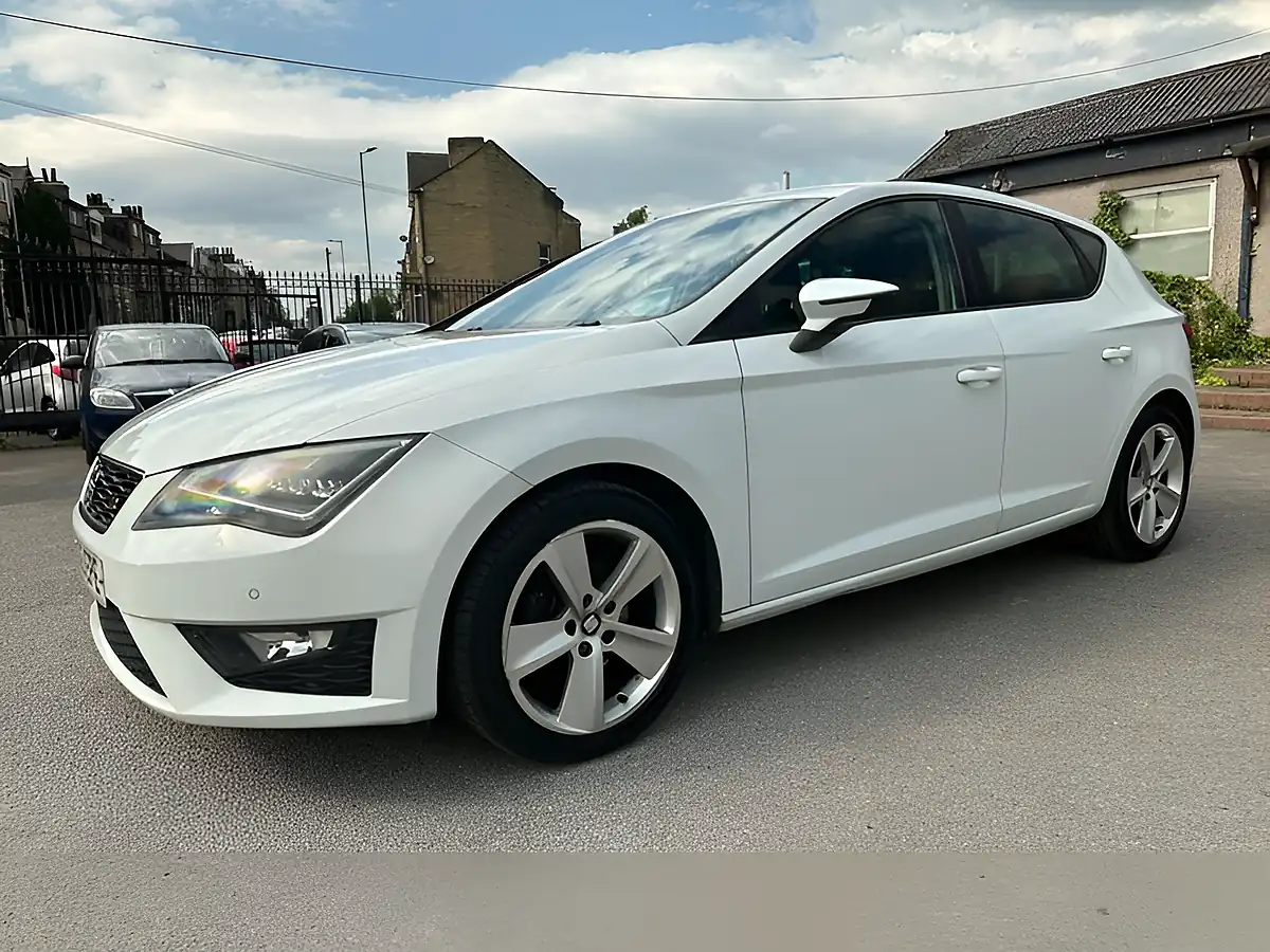 Used 2013 SEAT Leon Fr White - Interior and Exterior details 5