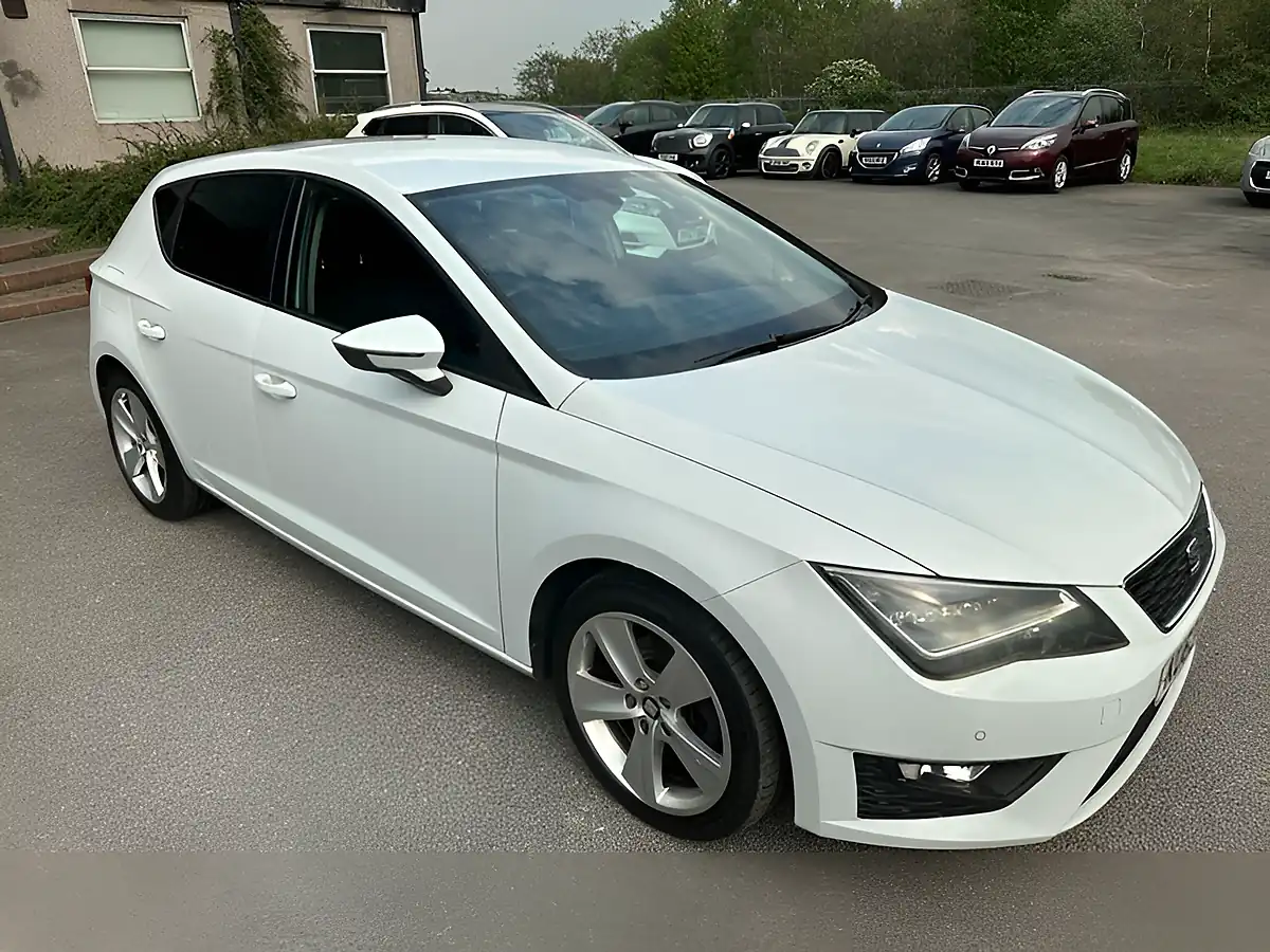 Used 2013 SEAT Leon Fr White - Interior and Exterior details 8