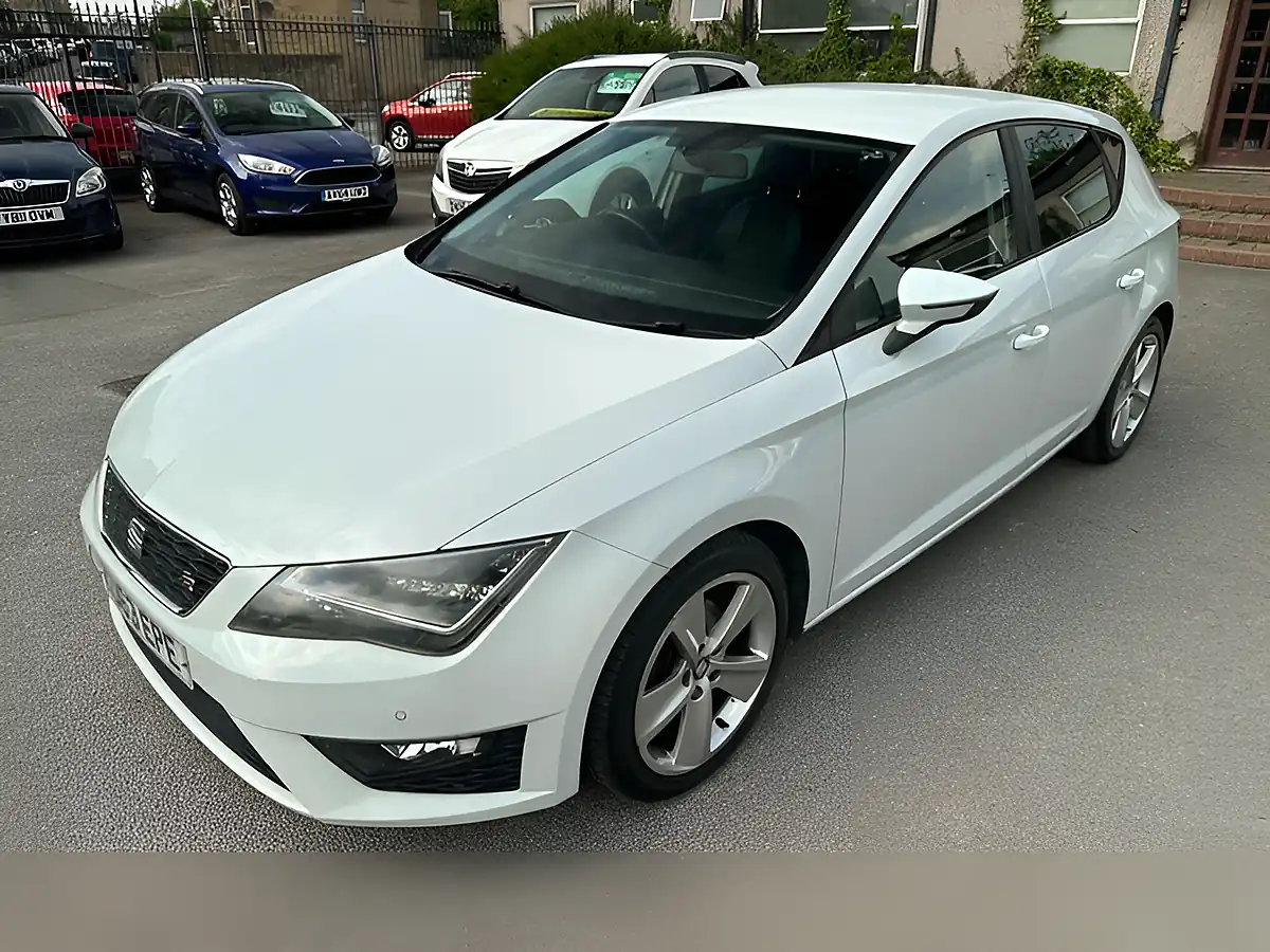 Used 2013 SEAT Leon Fr White - Interior and Exterior details 9