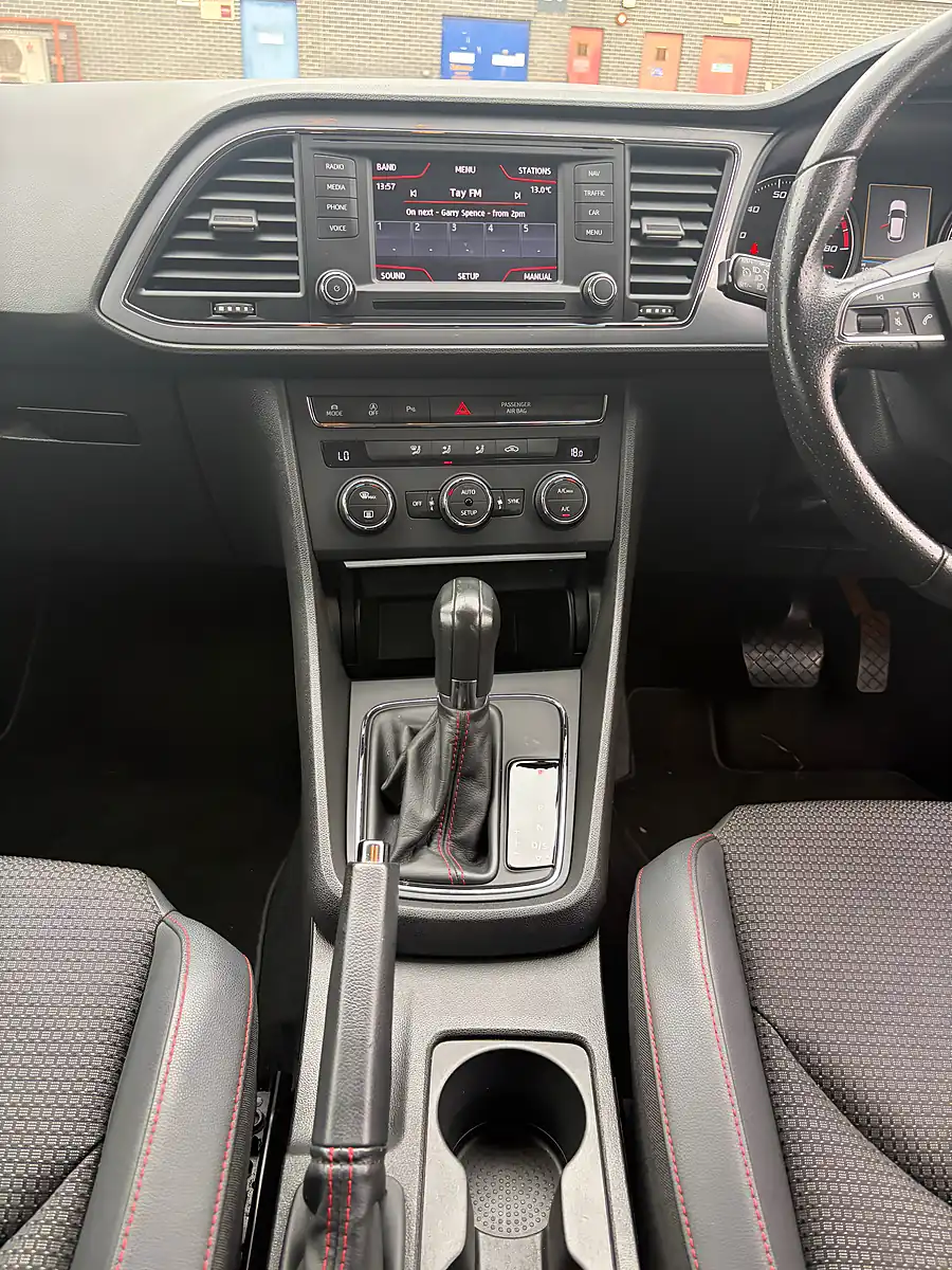 Used 2013 SEAT Leon Fr White - Interior and Exterior details 10