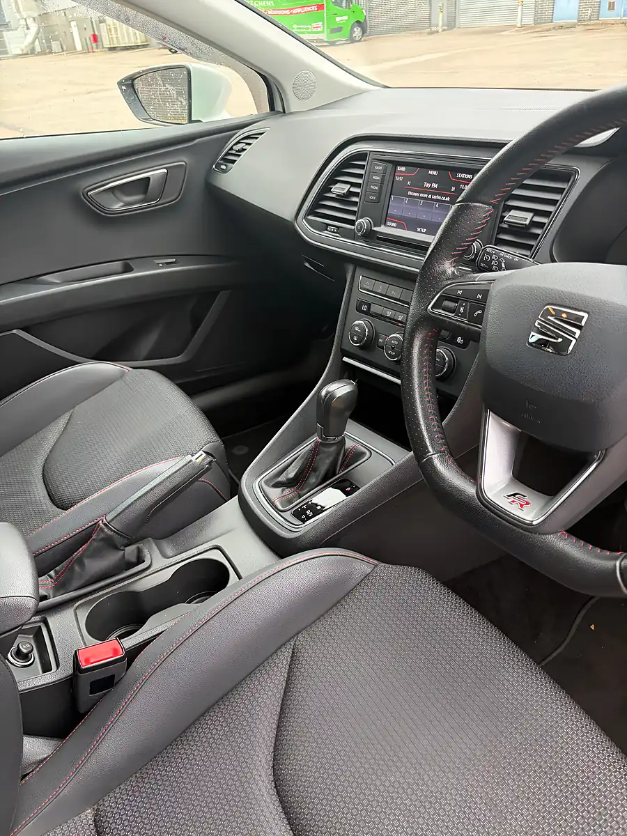 Used 2013 SEAT Leon Fr White - Interior and Exterior details 12
