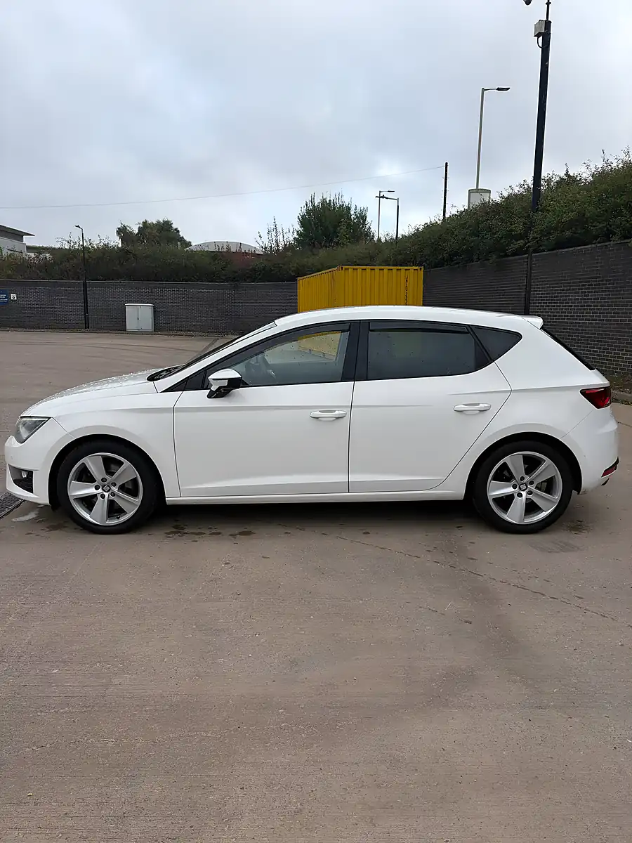 Used 2013 SEAT Leon Fr White - Interior and Exterior details 2