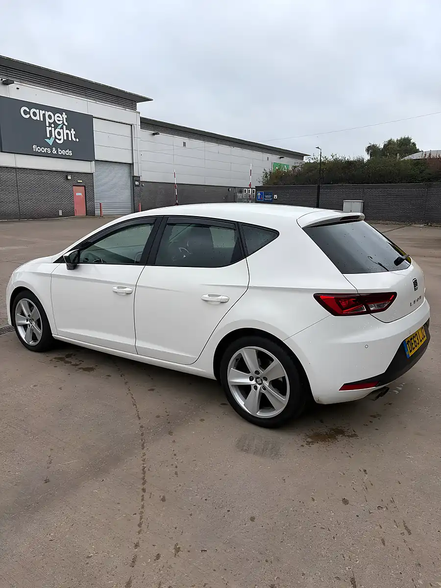 Used 2013 SEAT Leon Fr White - Interior and Exterior details 3