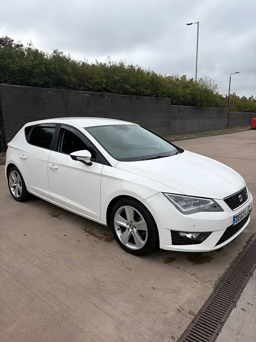 Used 2013 SEAT Leon Fr White - Interior and Exterior details 4