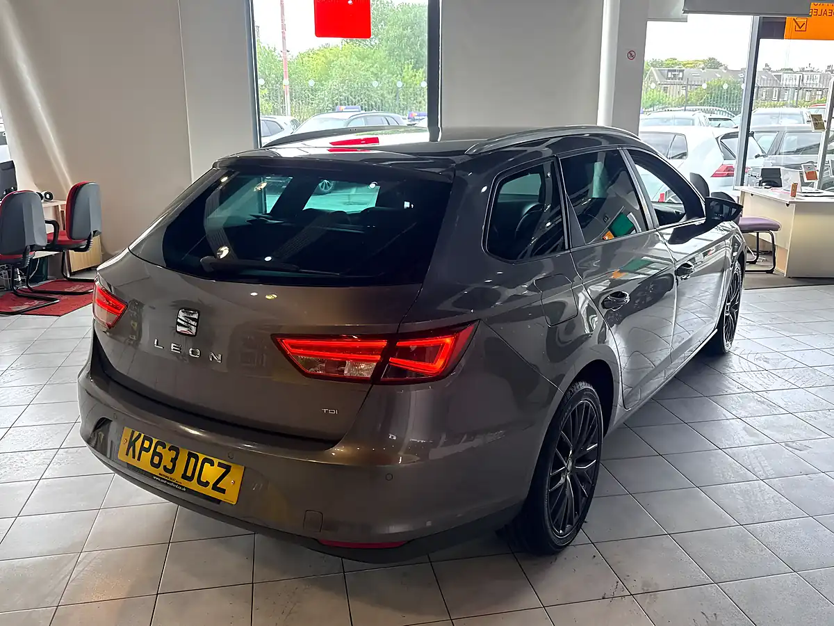 Used 2013 SEAT Leon Se Grey - Interior and Exterior details 11