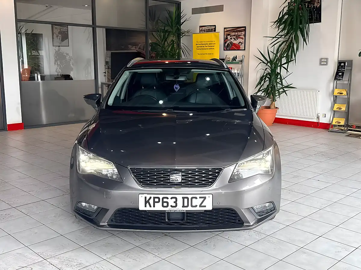 Used 2013 SEAT Leon Se Grey - Interior and Exterior details 4