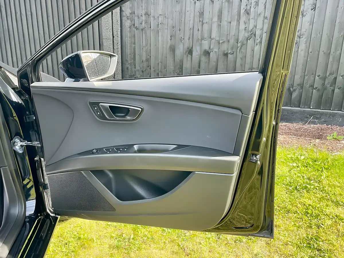 Used 2013 SEAT Leon Se Phantom Black - Interior and Exterior details 14