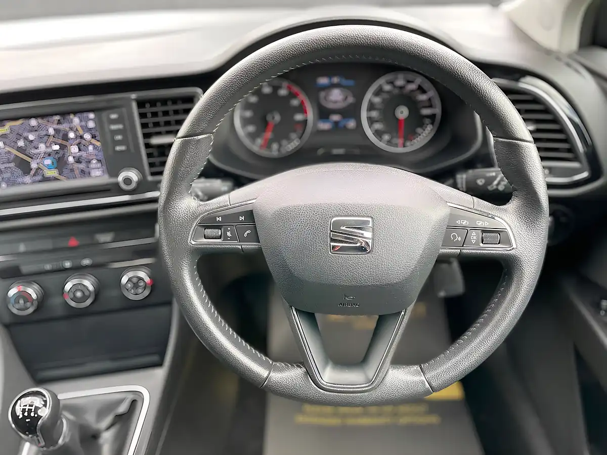 Used 2013 SEAT Leon Se Phantom Black - Interior and Exterior details 17