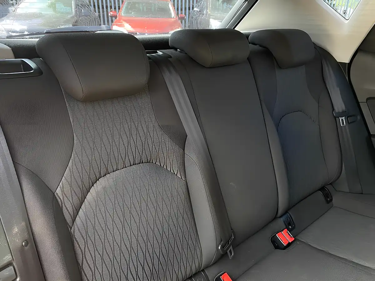 Used 2013 SEAT Leon Se Red - Interior and Exterior details 10