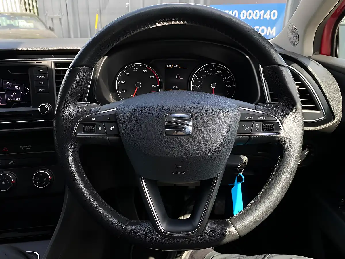 Used 2013 SEAT Leon Se Red - Interior and Exterior details 18