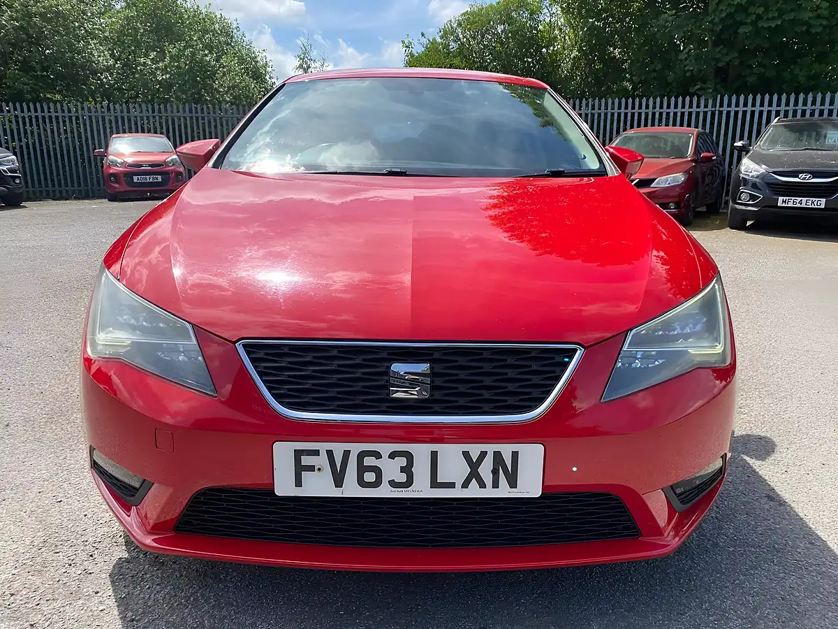 Used 2013 SEAT Leon Se Red - Interior and Exterior details 2