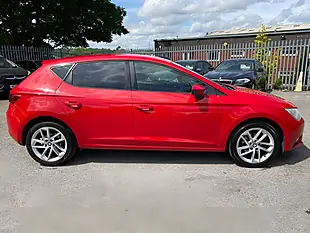 Used 2013 SEAT Leon Se Red - Interior and Exterior details 8