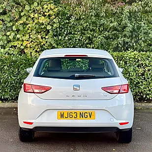 Used 2013 SEAT Leon Se White - Interior and Exterior details 10