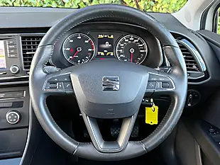 Used 2013 SEAT Leon Se White - Interior and Exterior details 15