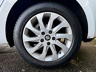 Used 2013 SEAT Leon Se White - Interior and Exterior details 6