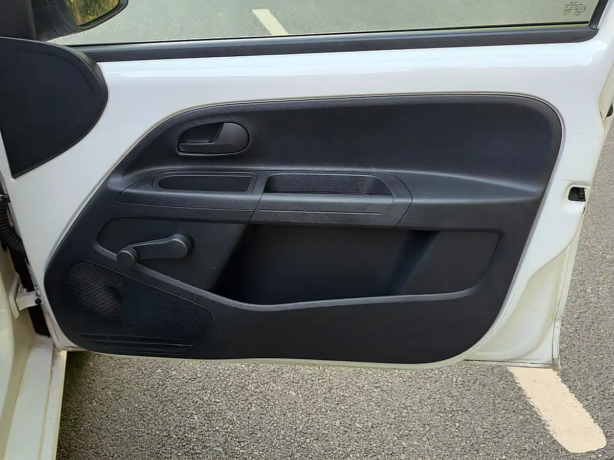 Used 2013 SEAT Mii S White - Interior and Exterior details 13