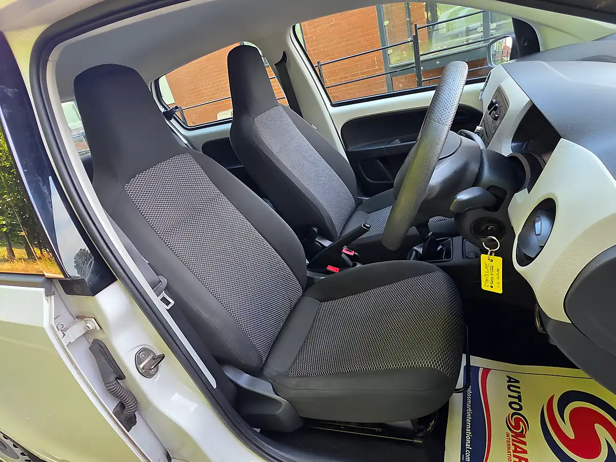Used 2013 SEAT Mii S White - Interior and Exterior details 14