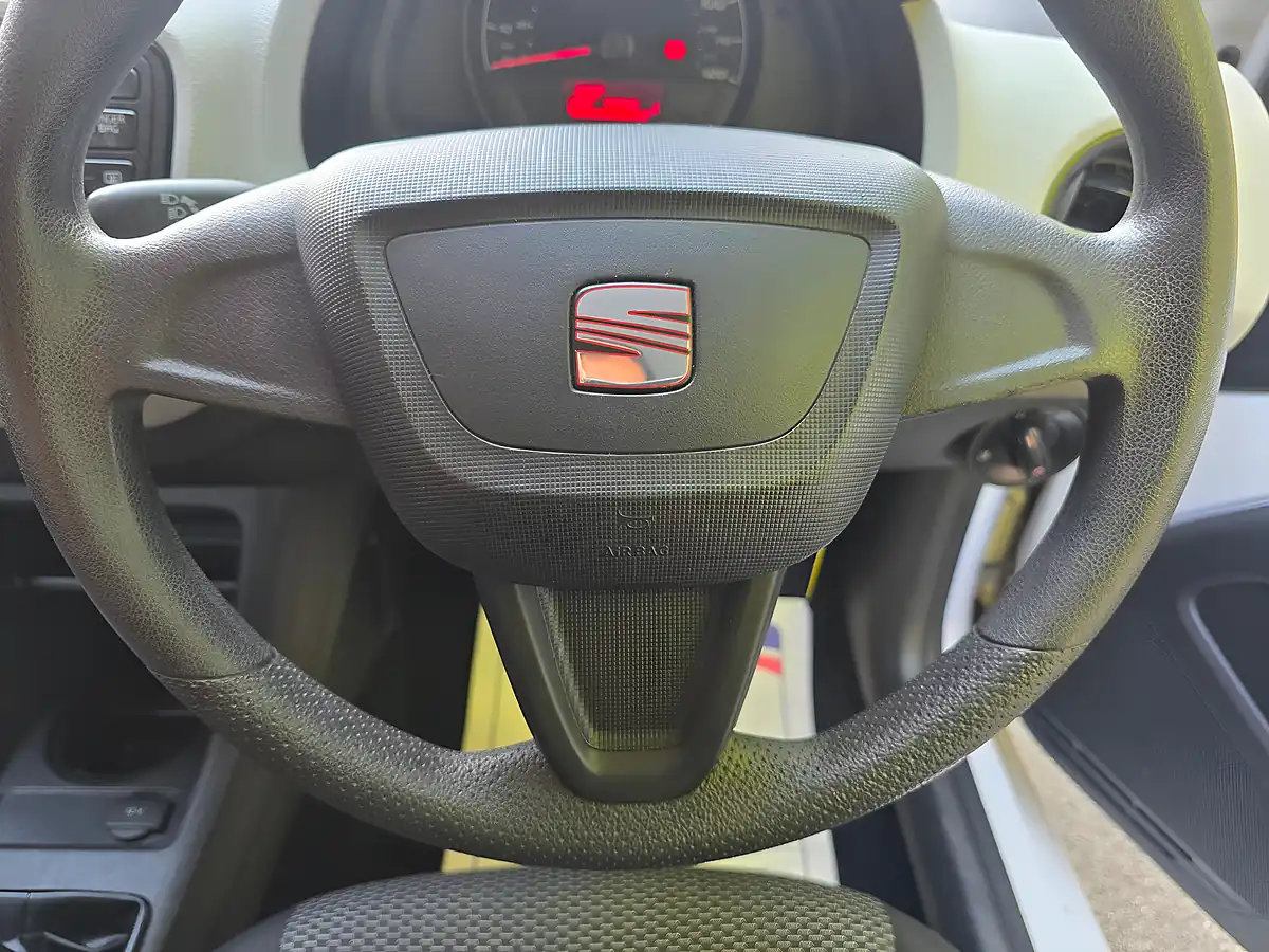 Used 2013 SEAT Mii S White - Interior and Exterior details 16