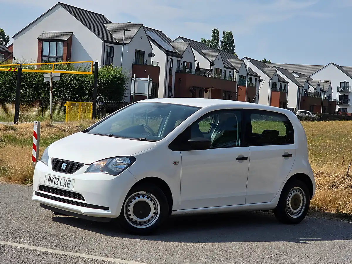 Used 2013 SEAT Mii S White - Interior and Exterior details 3