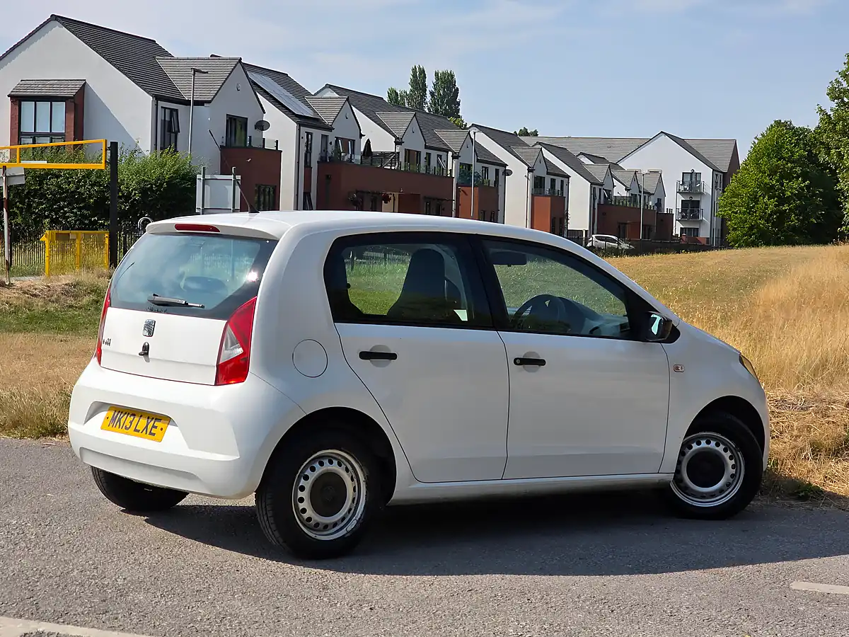 Used 2013 SEAT Mii S White - Interior and Exterior details 7