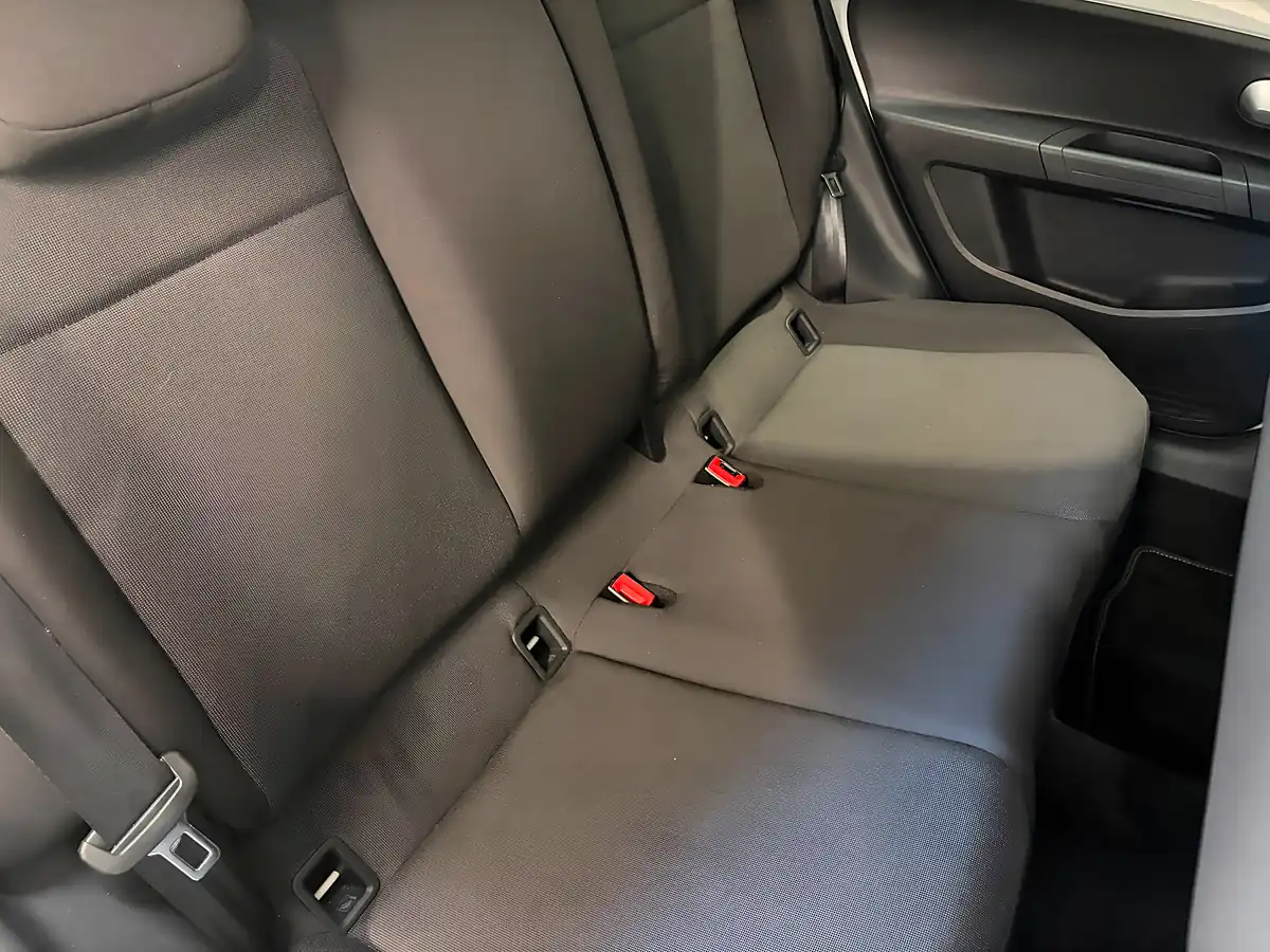 Used 2013 SEAT Mii Se White - Interior and Exterior details 10