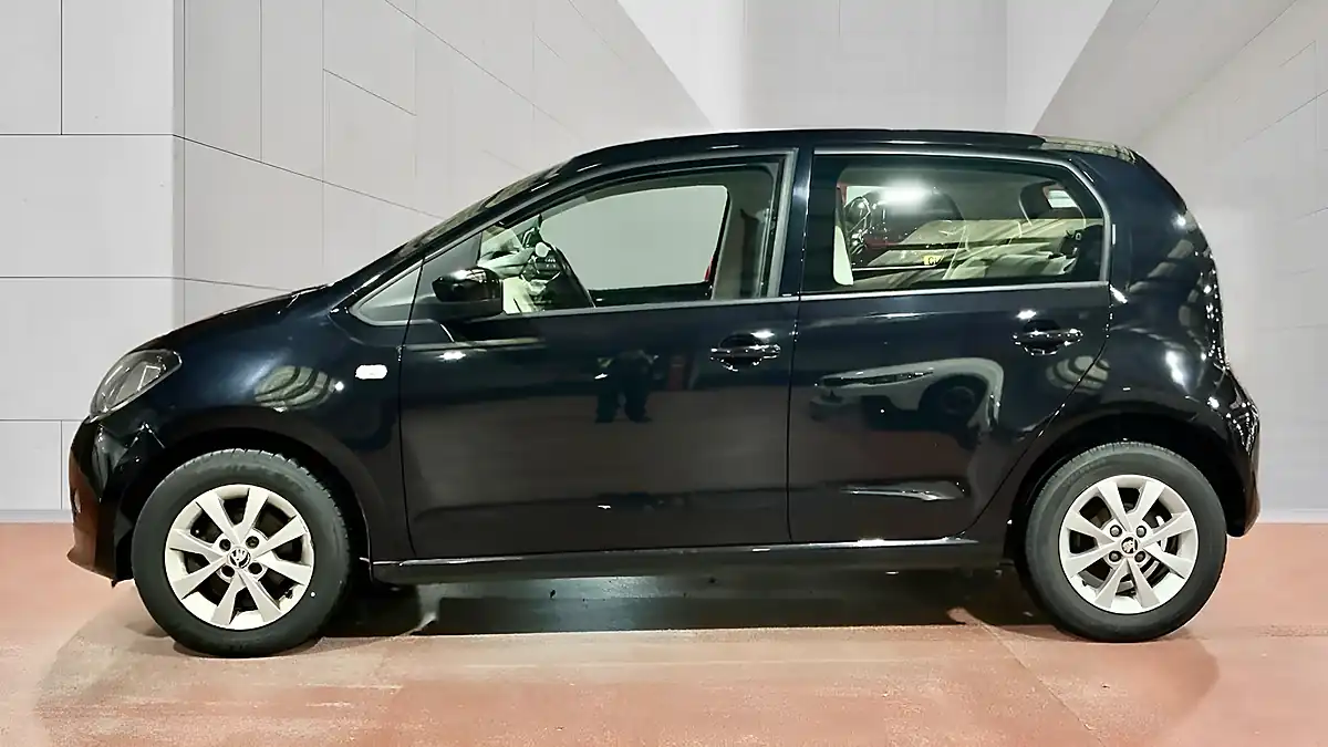 Used 2013 Skoda Citigo Elegance Black - Interior and Exterior details 3