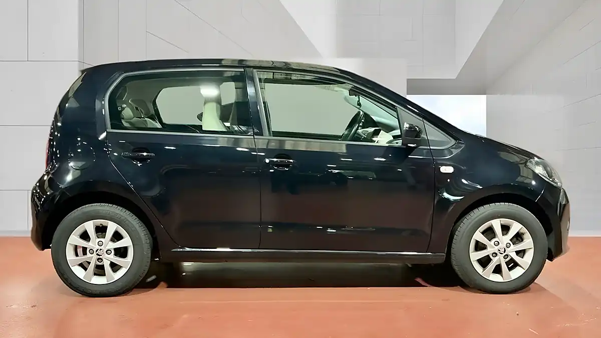 Used 2013 Skoda Citigo Elegance Black - Interior and Exterior details 7