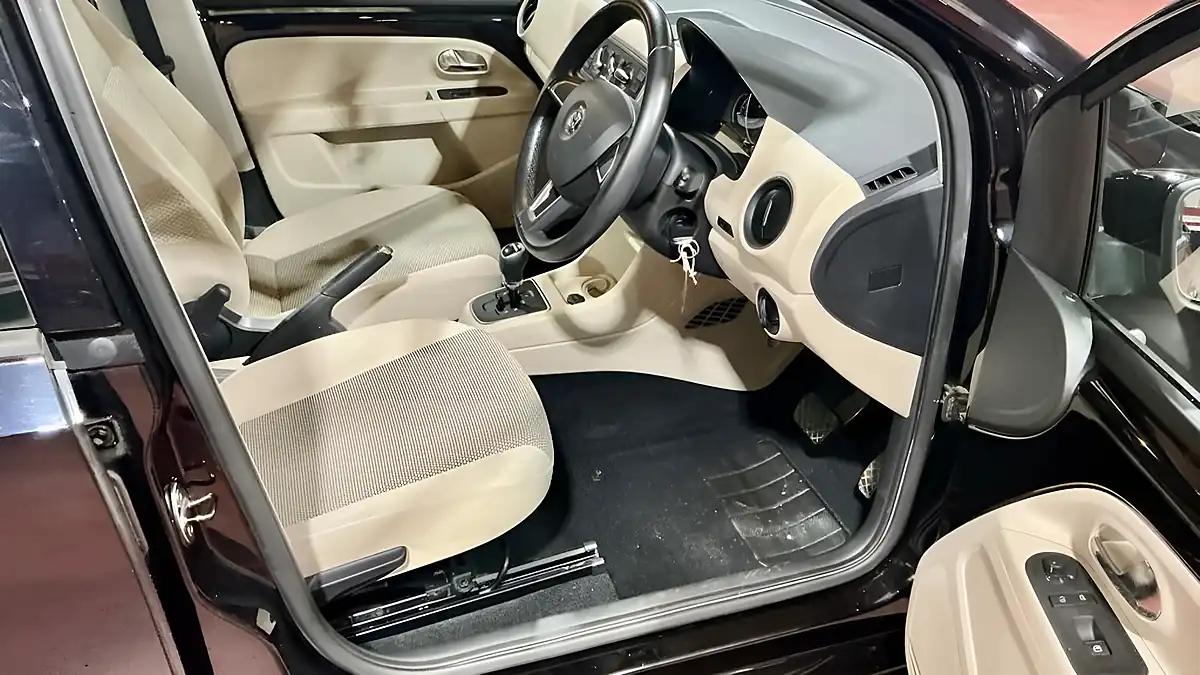Used 2013 Skoda Citigo Elegance Black - Interior and Exterior details 8
