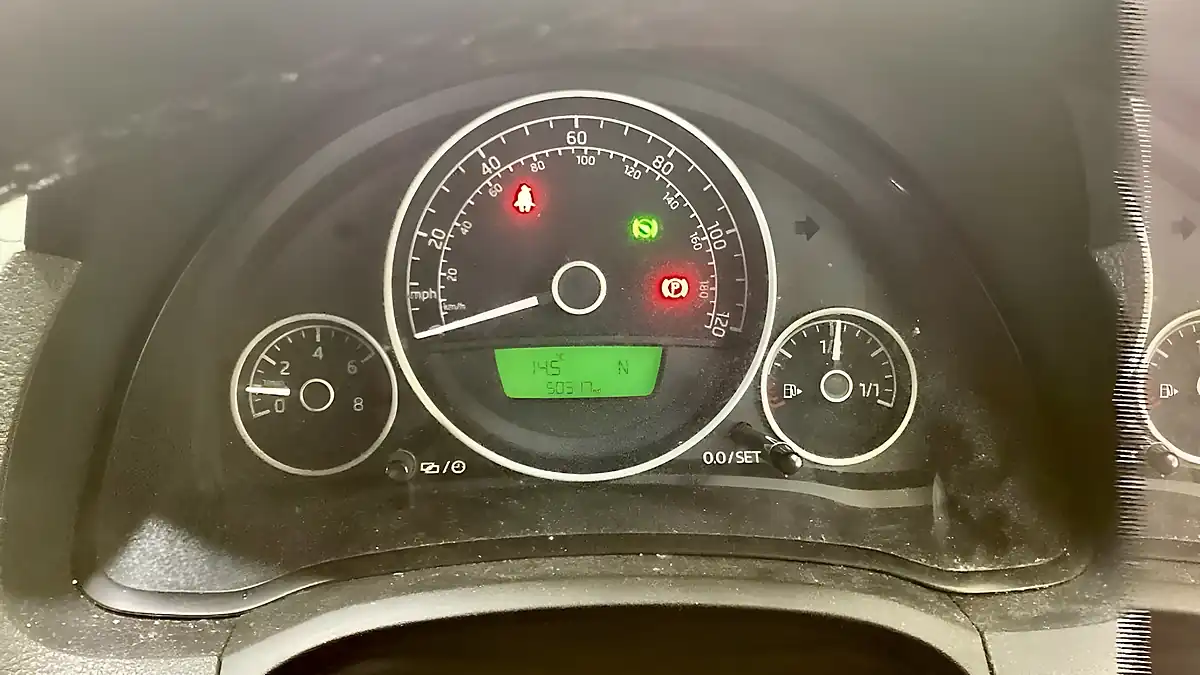 Used 2013 Skoda Citigo Elegance Blue - Interior and Exterior details 11