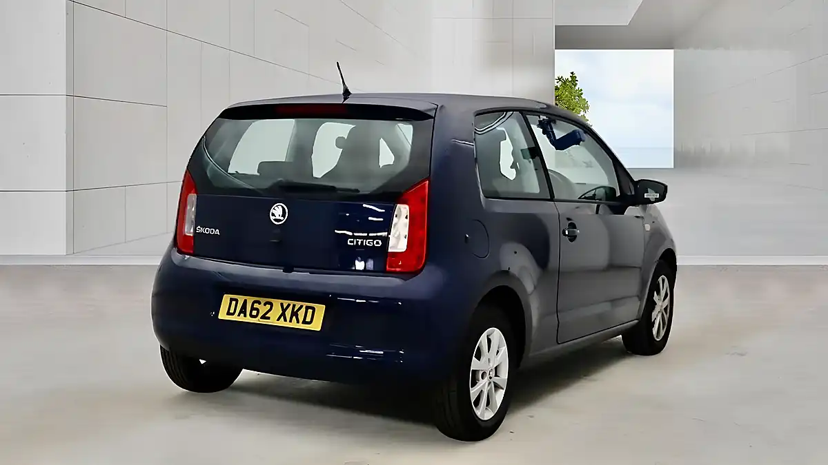 Used 2013 Skoda Citigo Elegance Blue - Interior and Exterior details 8