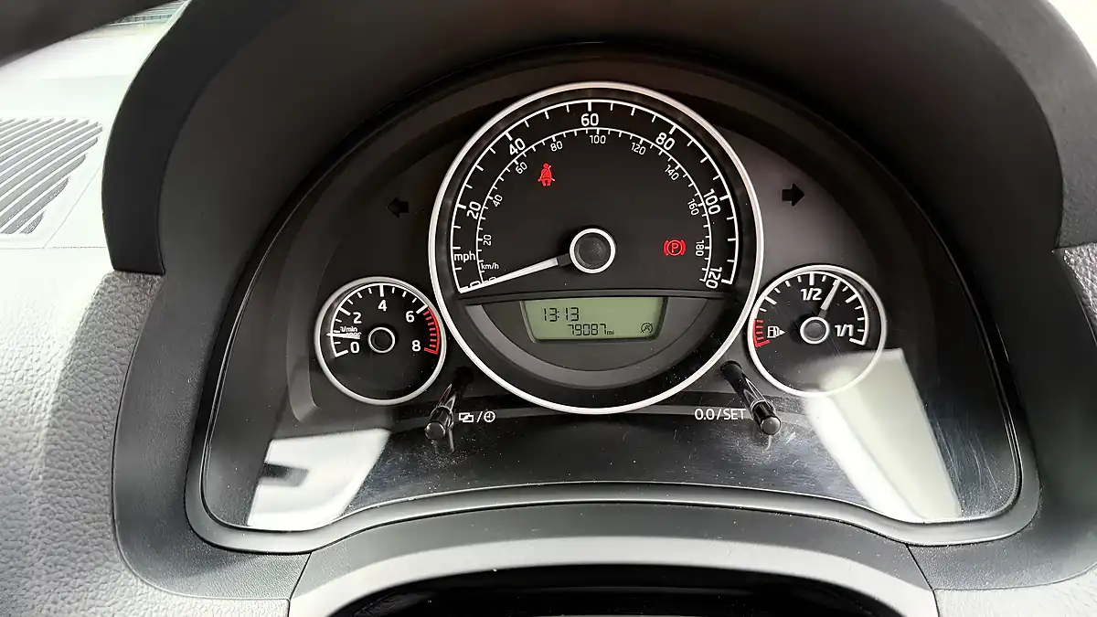 Used 2013 Skoda Citigo Elegance White - Interior and Exterior details 11