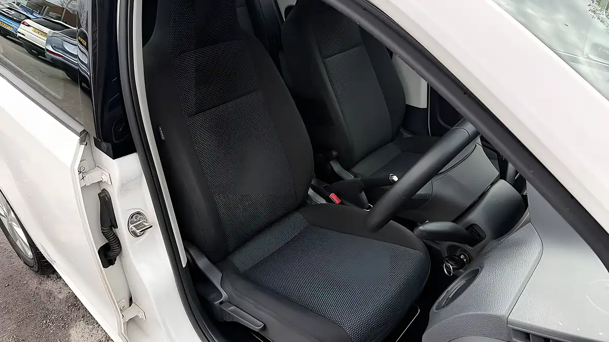 Used 2013 Skoda Citigo Elegance White - Interior and Exterior details 15