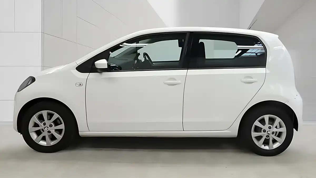 Used 2013 Skoda Citigo Elegance White - Interior and Exterior details 3