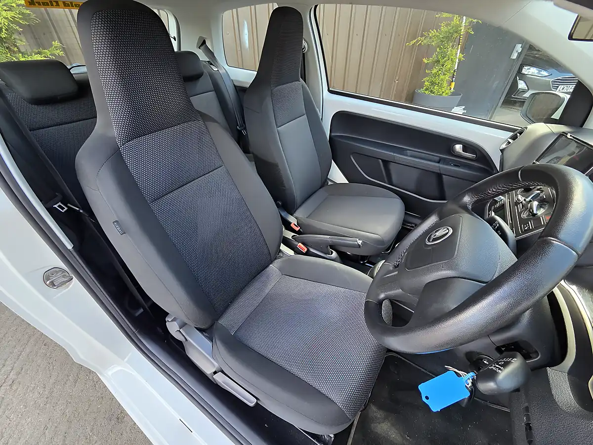 Used 2013 Skoda Citigo Elegance White - Interior and Exterior details 6
