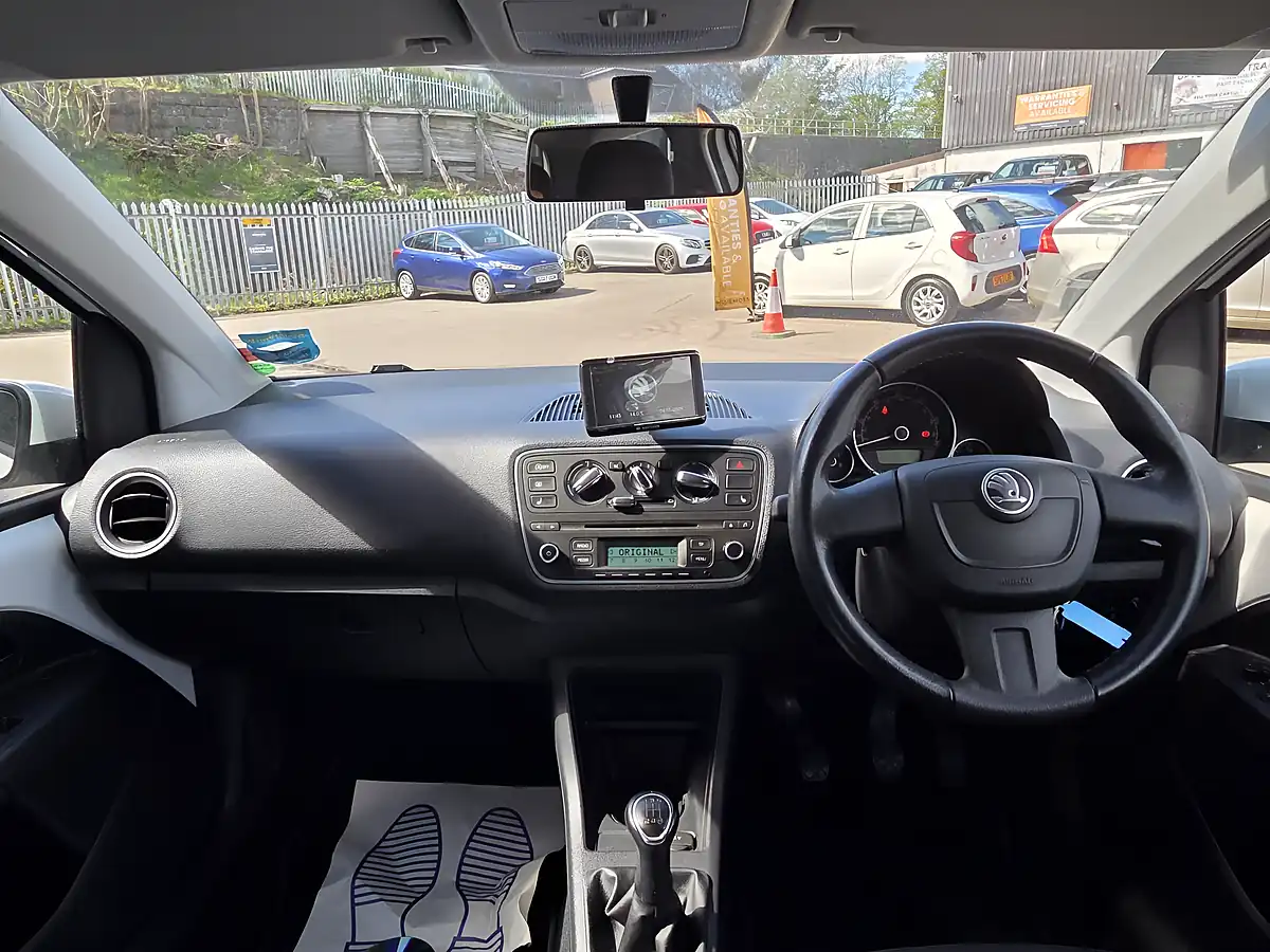 Used 2013 Skoda Citigo Elegance White - Interior and Exterior details 7