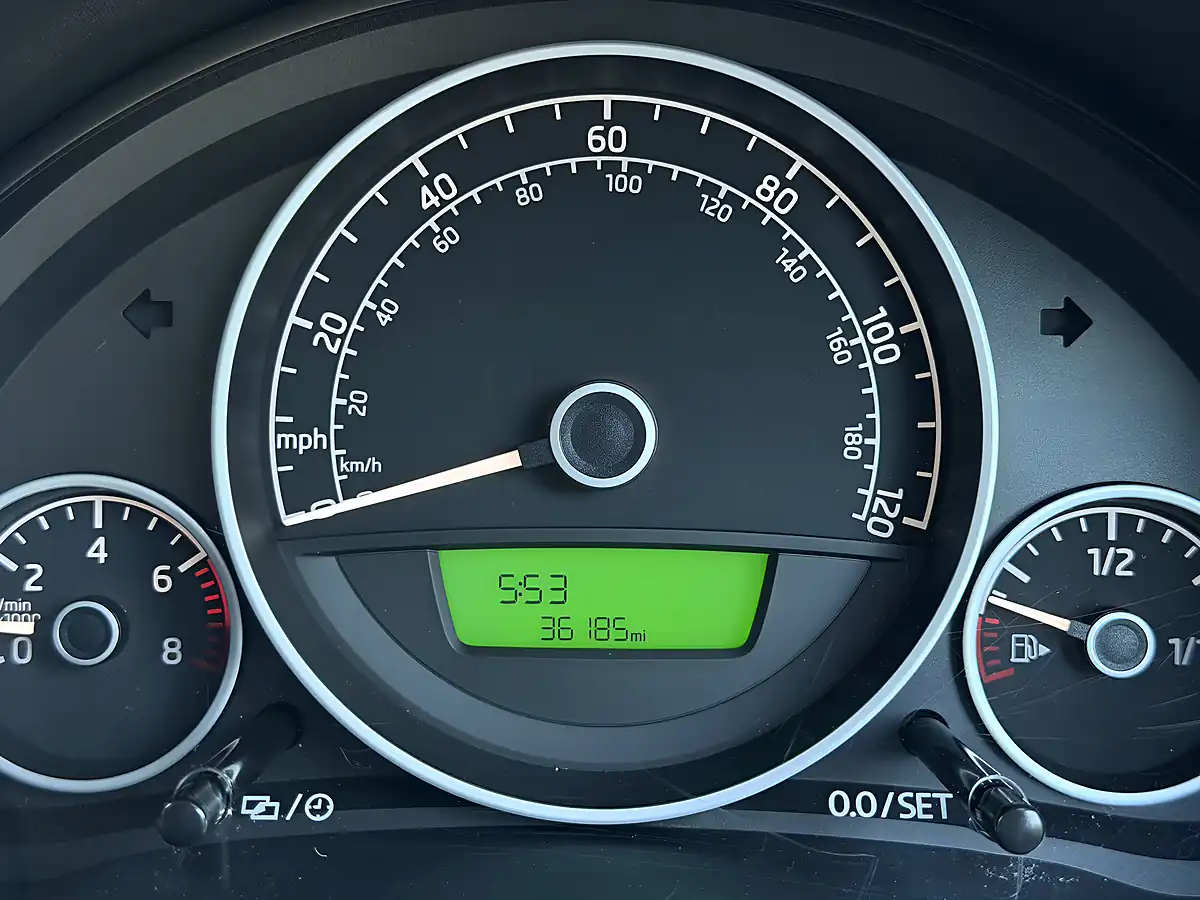 Used 2013 Skoda Citigo Greentech Elegance Beige - Interior and Exterior details 14