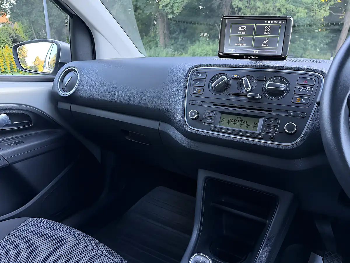 Used 2013 Skoda Citigo Greentech Elegance Beige - Interior and Exterior details 15