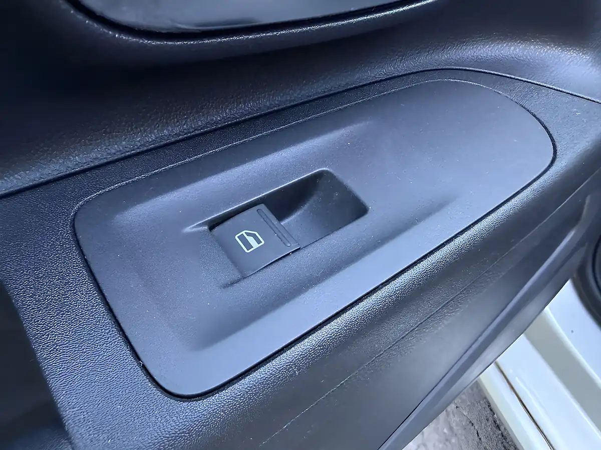 Used 2013 Skoda Citigo Greentech Elegance Beige - Interior and Exterior details 17