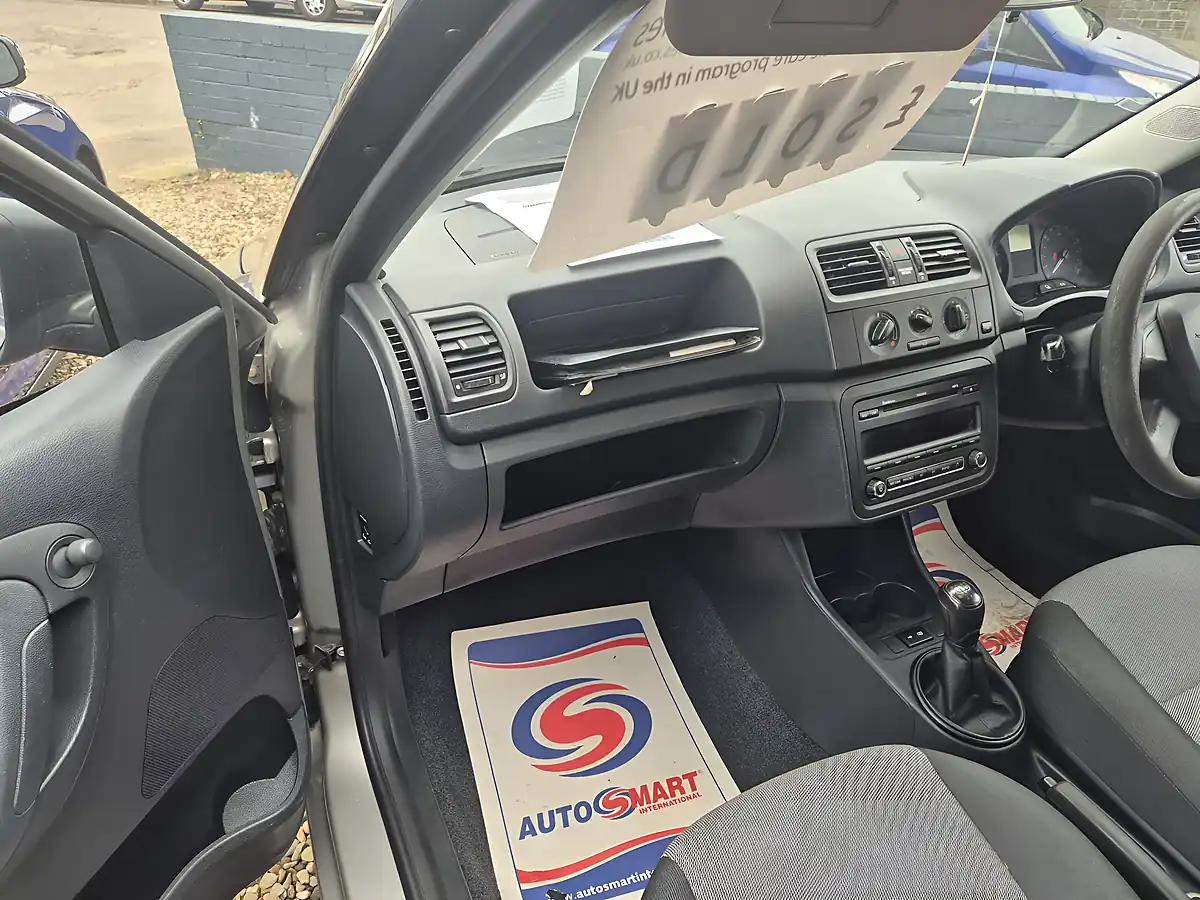 Used 2013 Skoda Fabia Beige - Interior and Exterior details 10