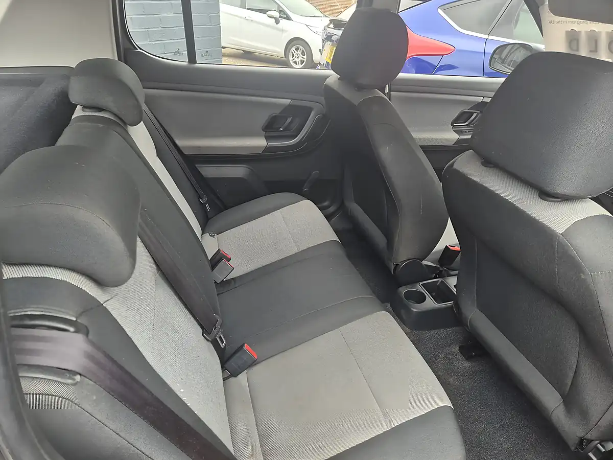 Used 2013 Skoda Fabia Beige - Interior and Exterior details 12