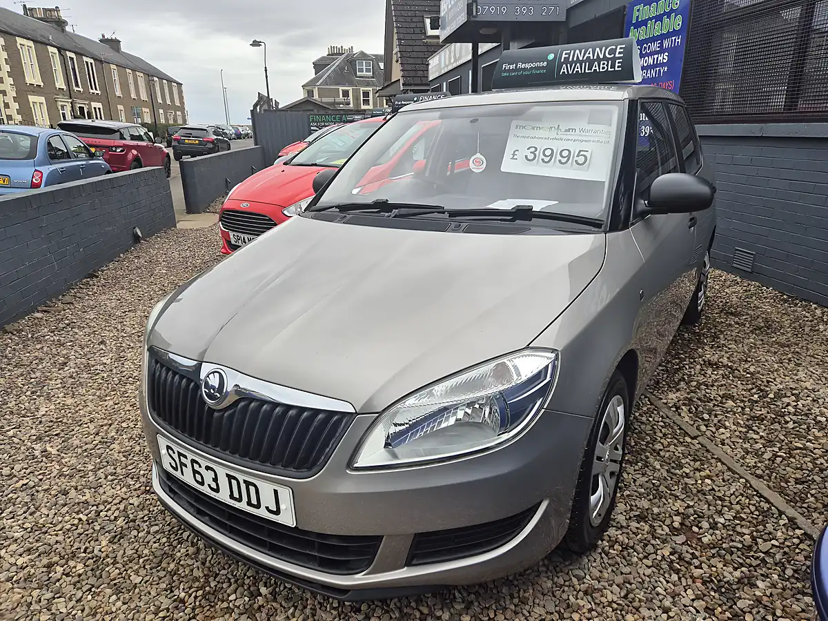Used 2013 Skoda Fabia Beige - Interior and Exterior details 3