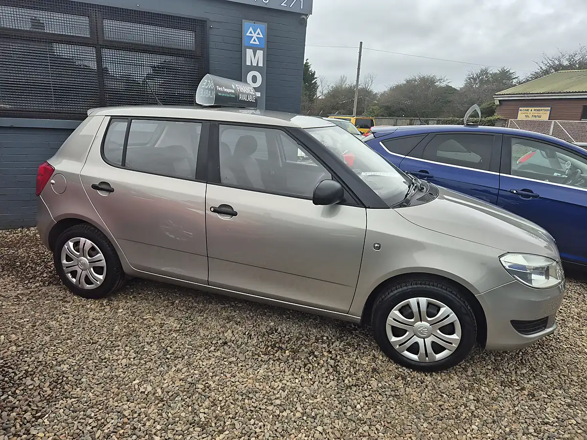 Used 2013 Skoda Fabia Beige - Interior and Exterior details 4