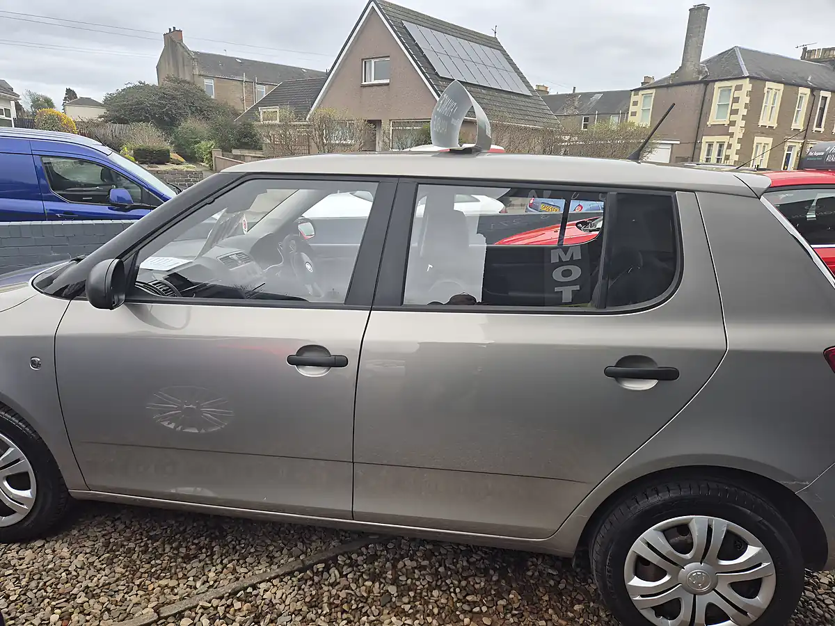 Used 2013 Skoda Fabia Beige - Interior and Exterior details 5